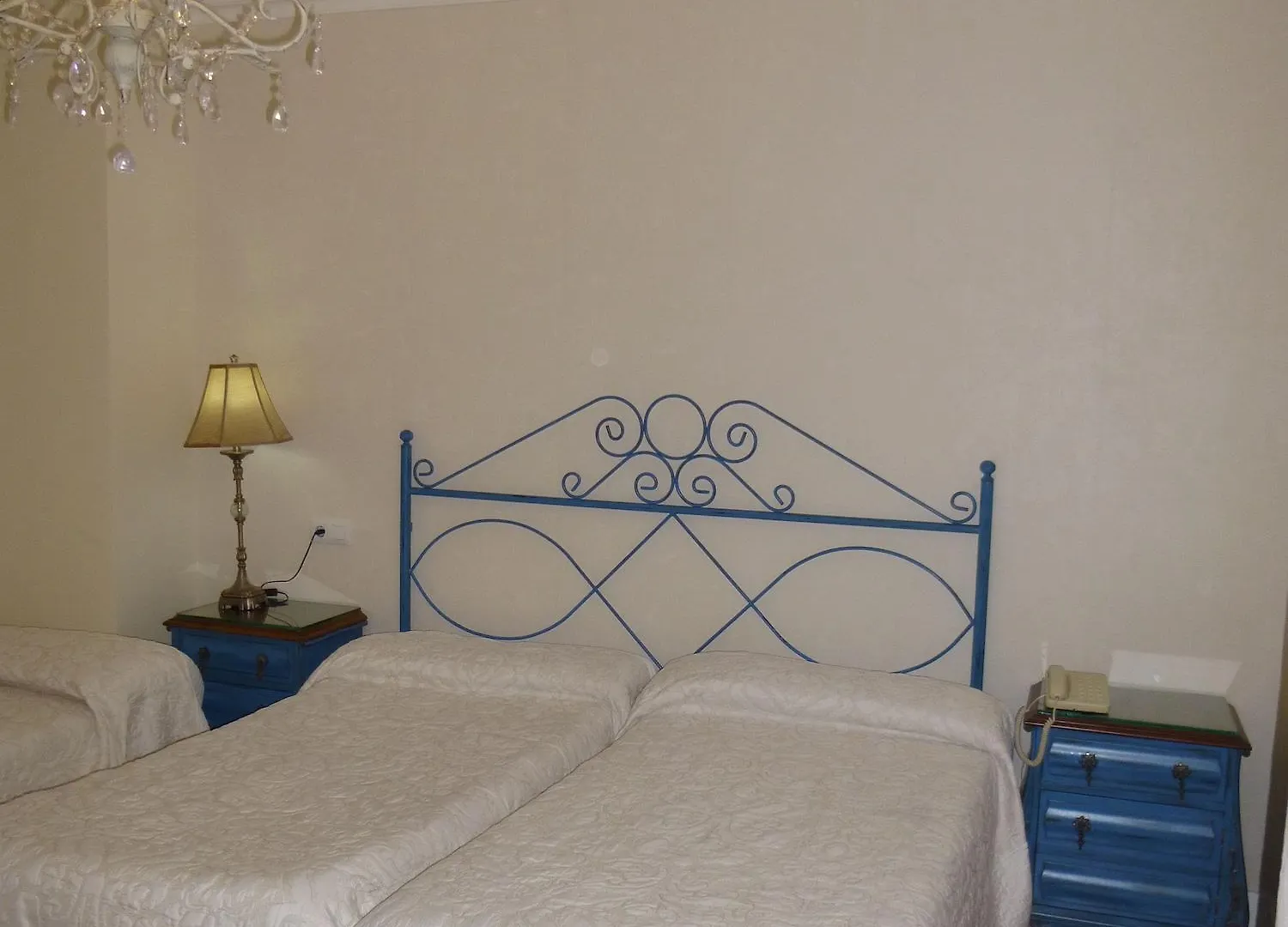 Le Petit Paris Hotel Seville 2*,