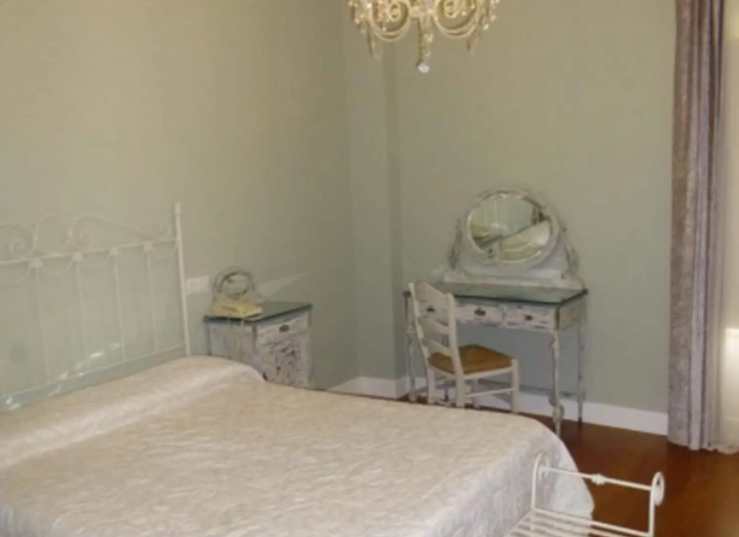 Le Petit Paris Hotel Seville Guest house