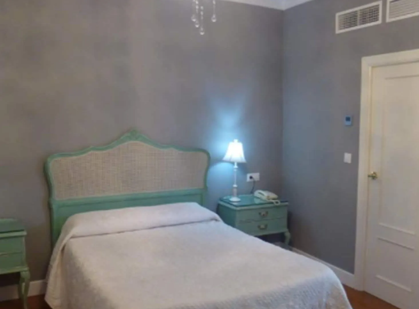 ** Guest house Le Petit Paris Hotel Seville Spain