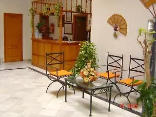 Le Petit Paris Hotel Seville 2*,