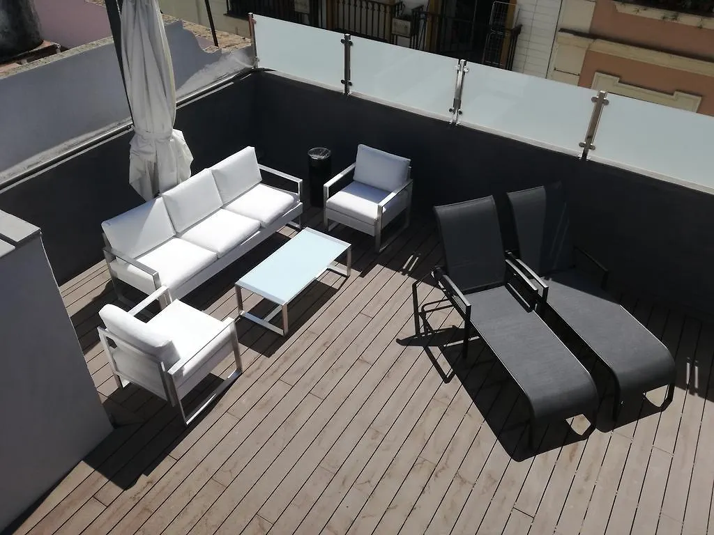 Le Petit Paris Hotel Seville Guest house