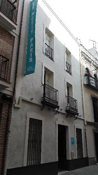 Guest house Le Petit Paris Hotel Seville