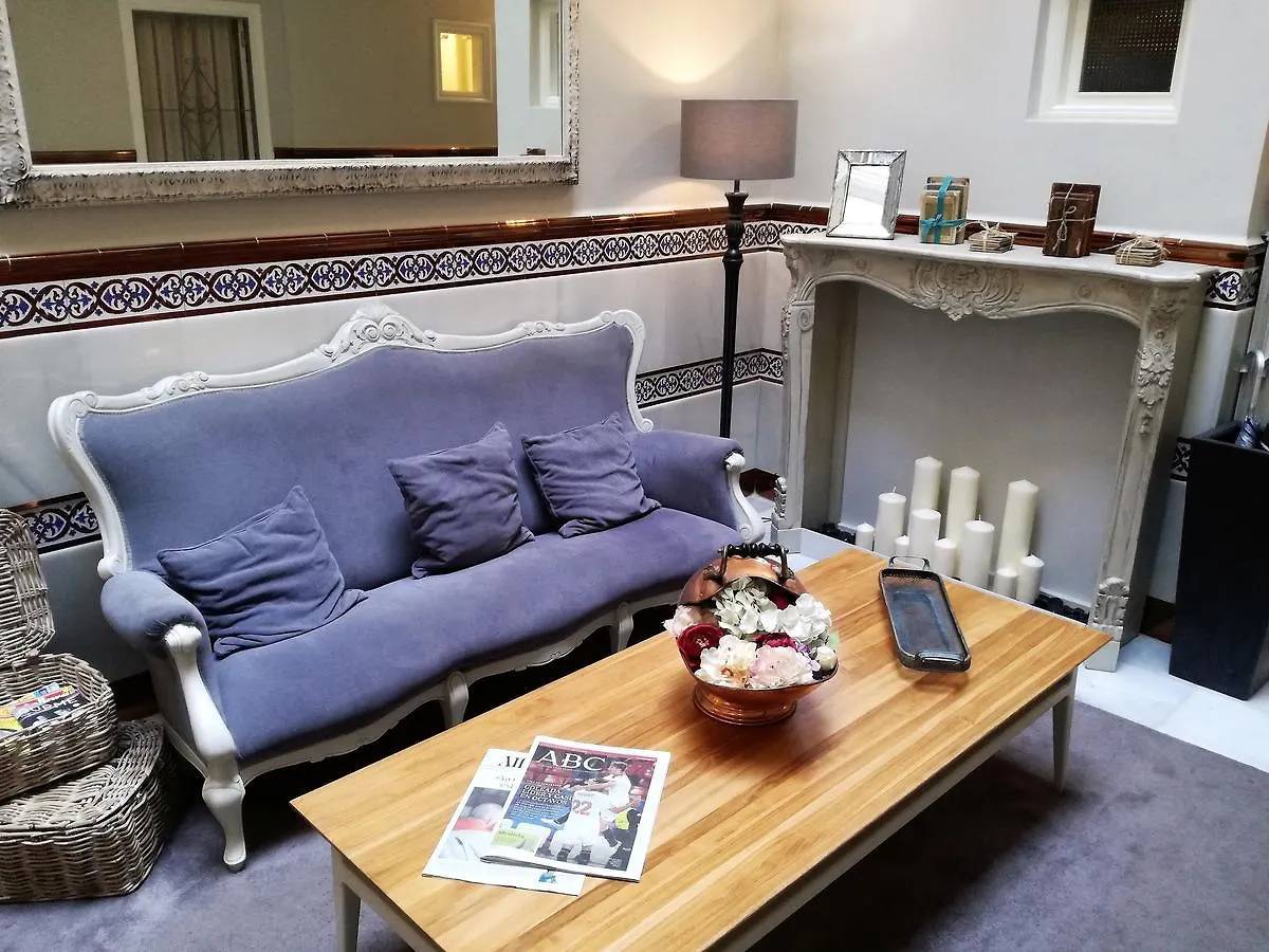 Guest house Le Petit Paris Hotel Seville