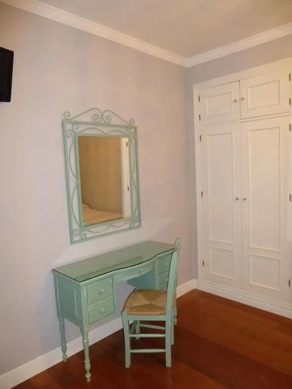 Guest house Le Petit Paris Hotel Seville