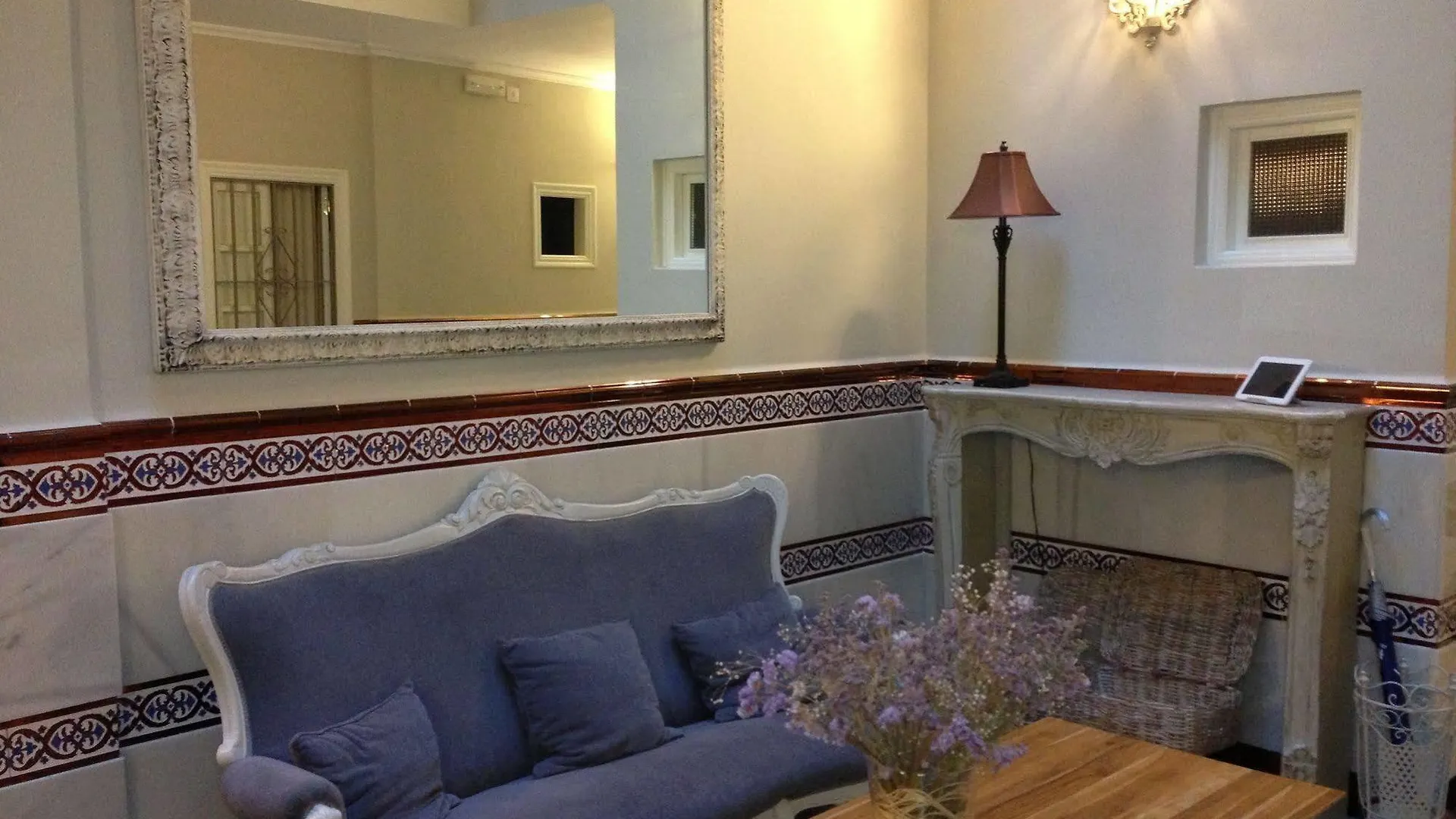 Le Petit Paris Hotel Seville