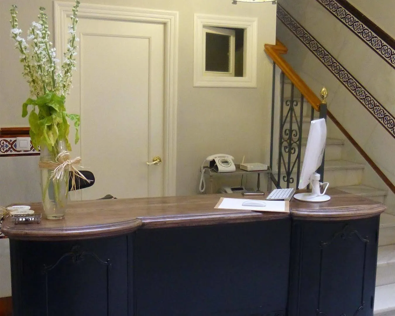 Le Petit Paris Hotel Seville Guest house